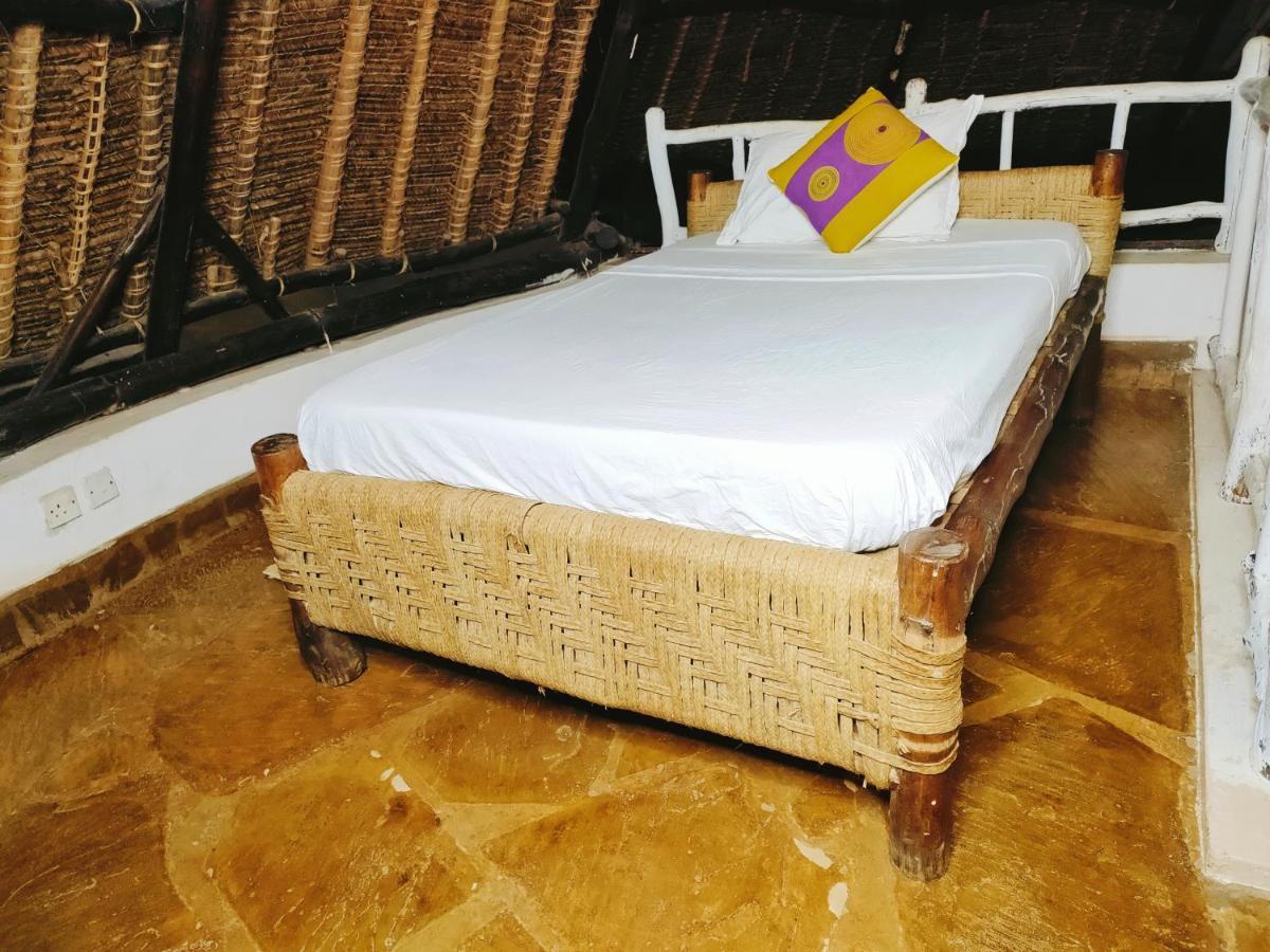 Upani In Diani Bed and Breakfast Diani Beach Eksteriør billede