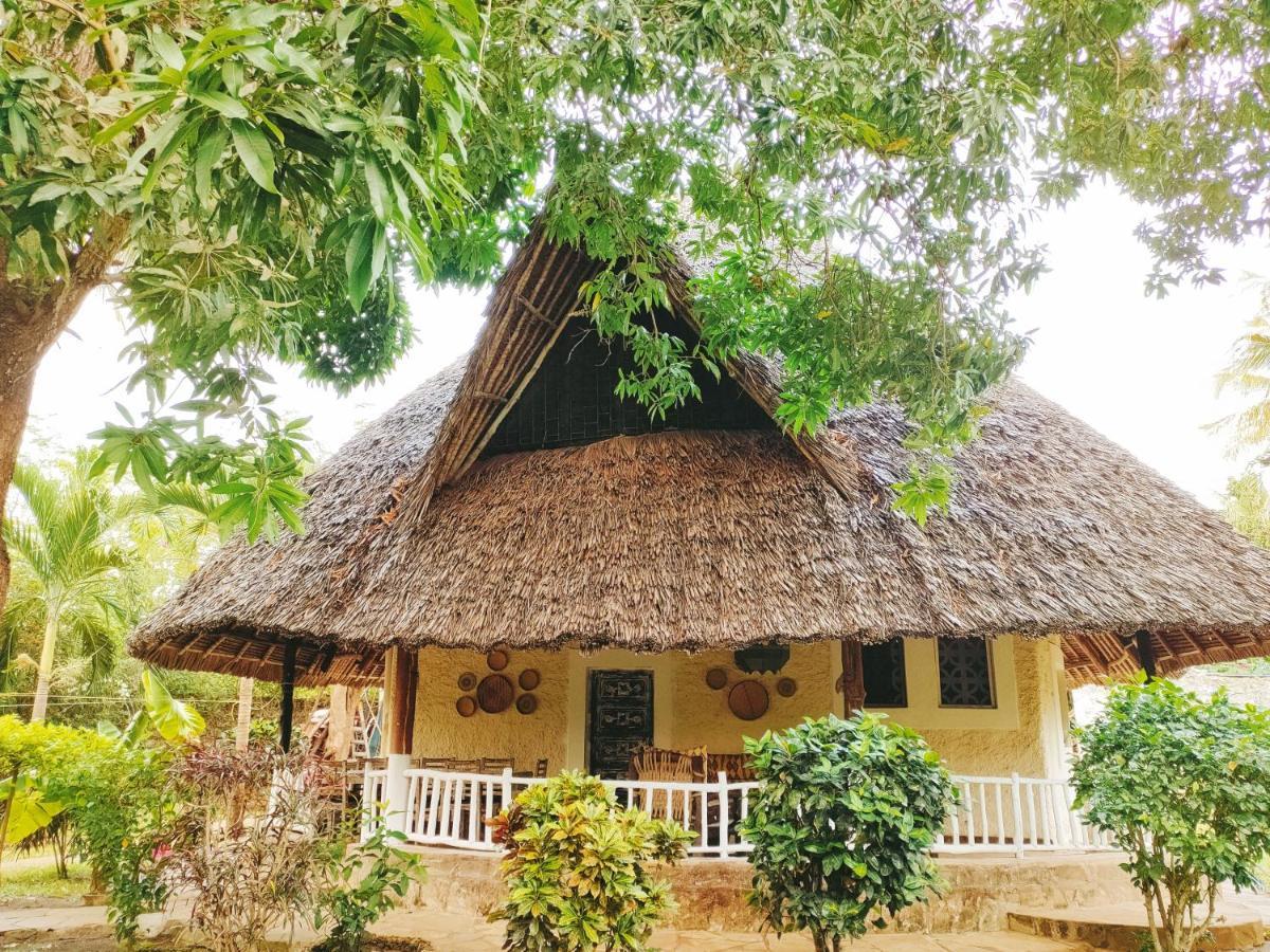 Upani In Diani Bed and Breakfast Diani Beach Eksteriør billede