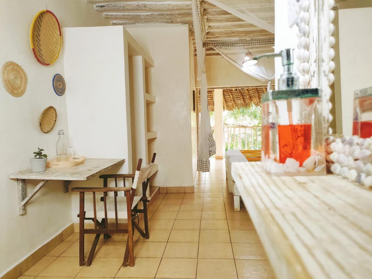 Upani In Diani Bed and Breakfast Diani Beach Eksteriør billede