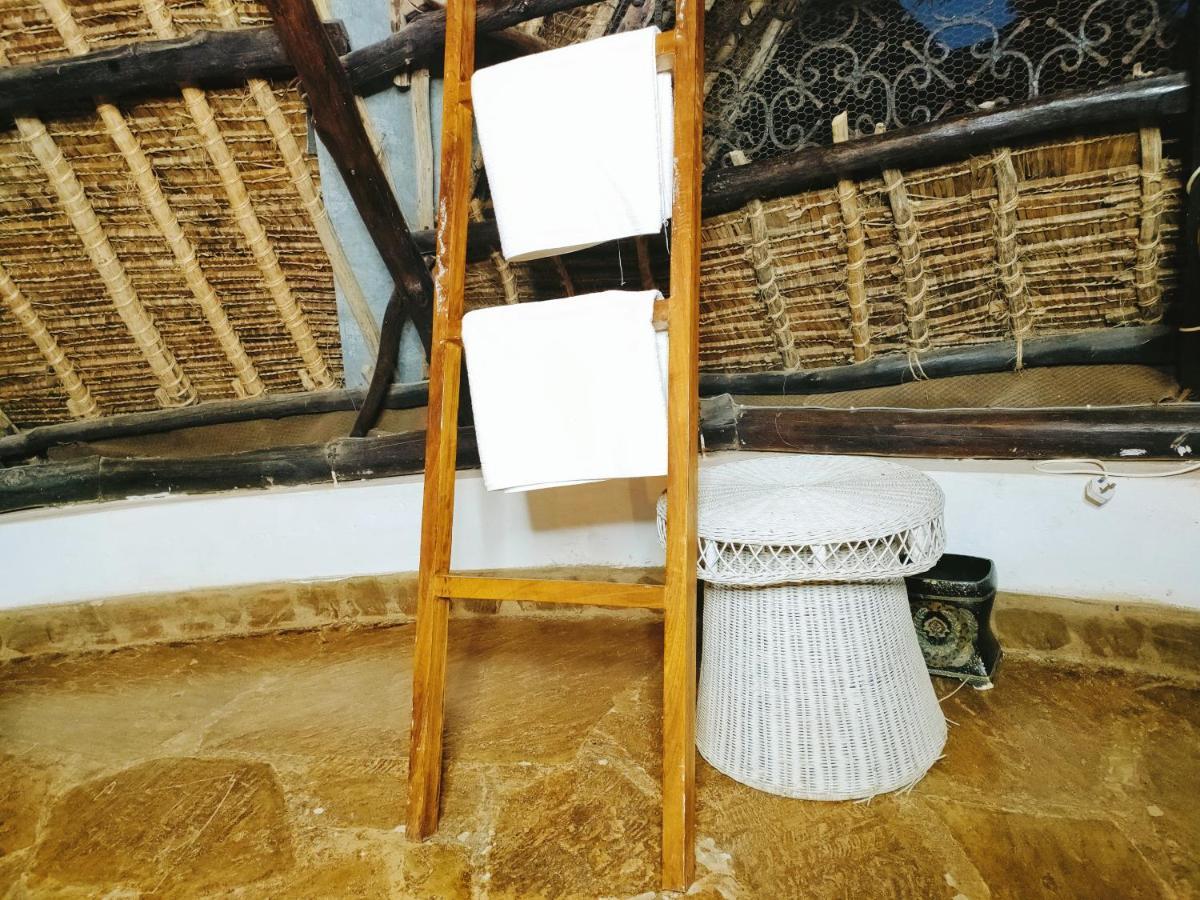 Upani In Diani Bed and Breakfast Diani Beach Eksteriør billede