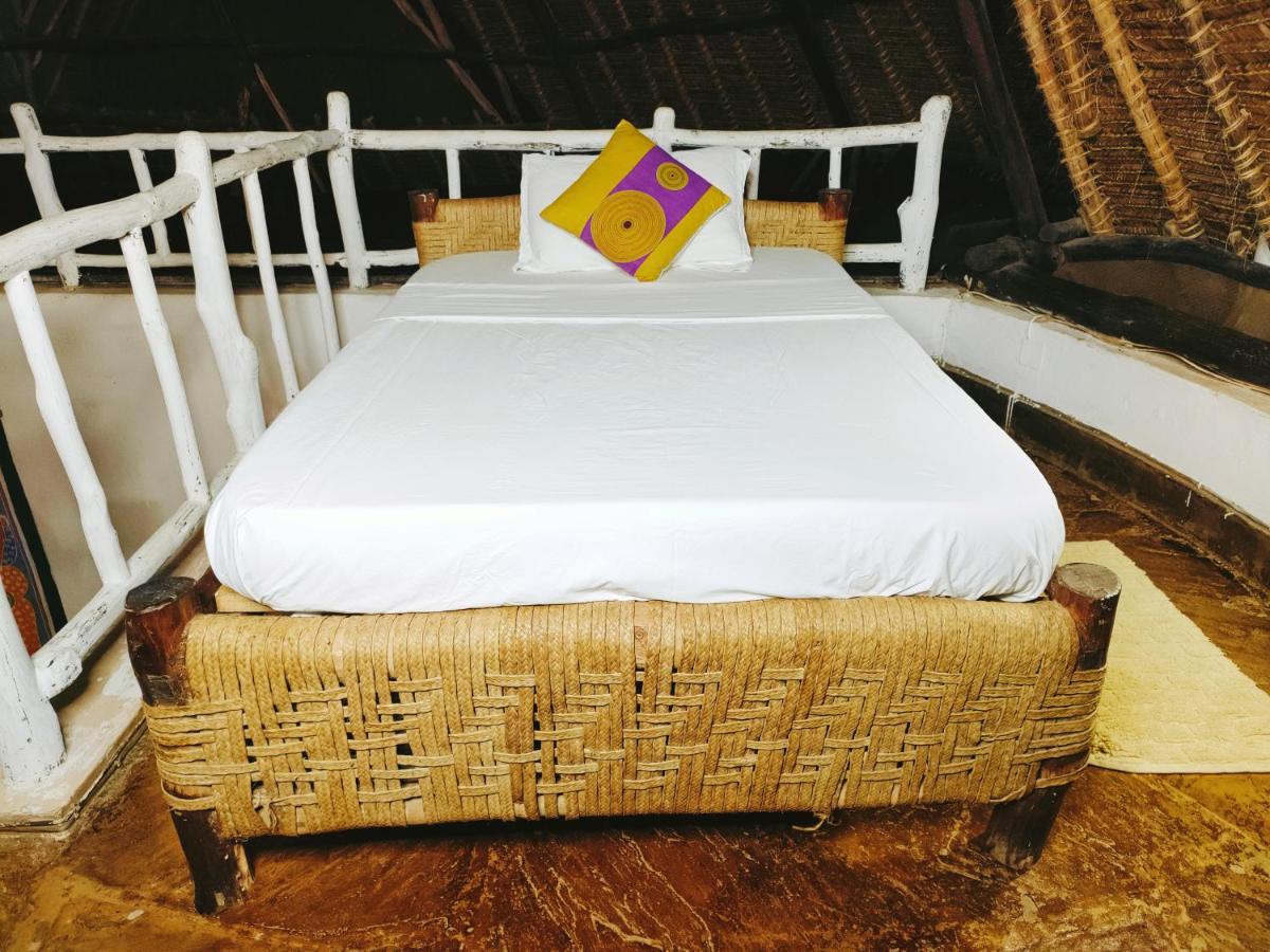 Upani In Diani Bed and Breakfast Diani Beach Eksteriør billede