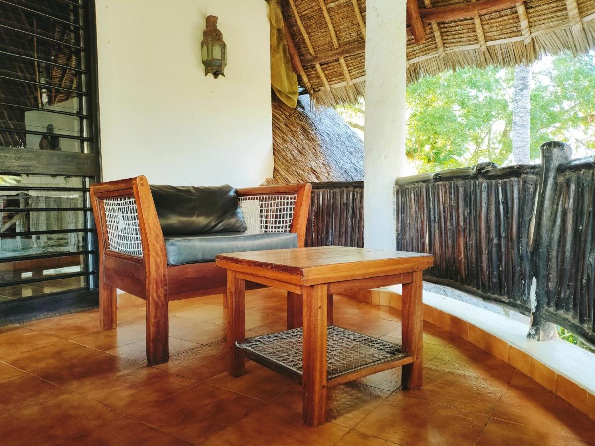 Upani In Diani Bed and Breakfast Diani Beach Eksteriør billede