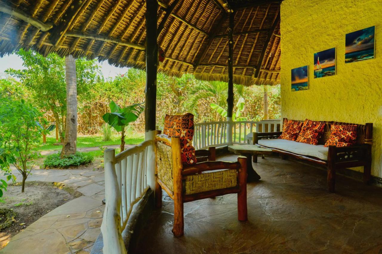 Upani In Diani Bed and Breakfast Diani Beach Eksteriør billede