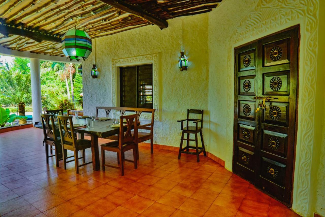 Upani In Diani Bed and Breakfast Diani Beach Eksteriør billede