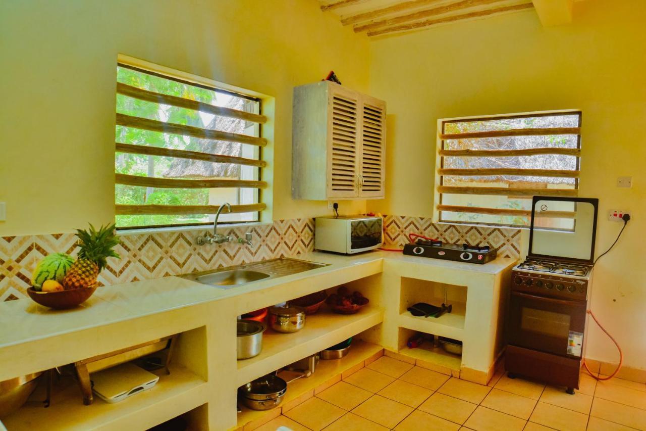 Upani In Diani Bed and Breakfast Diani Beach Eksteriør billede