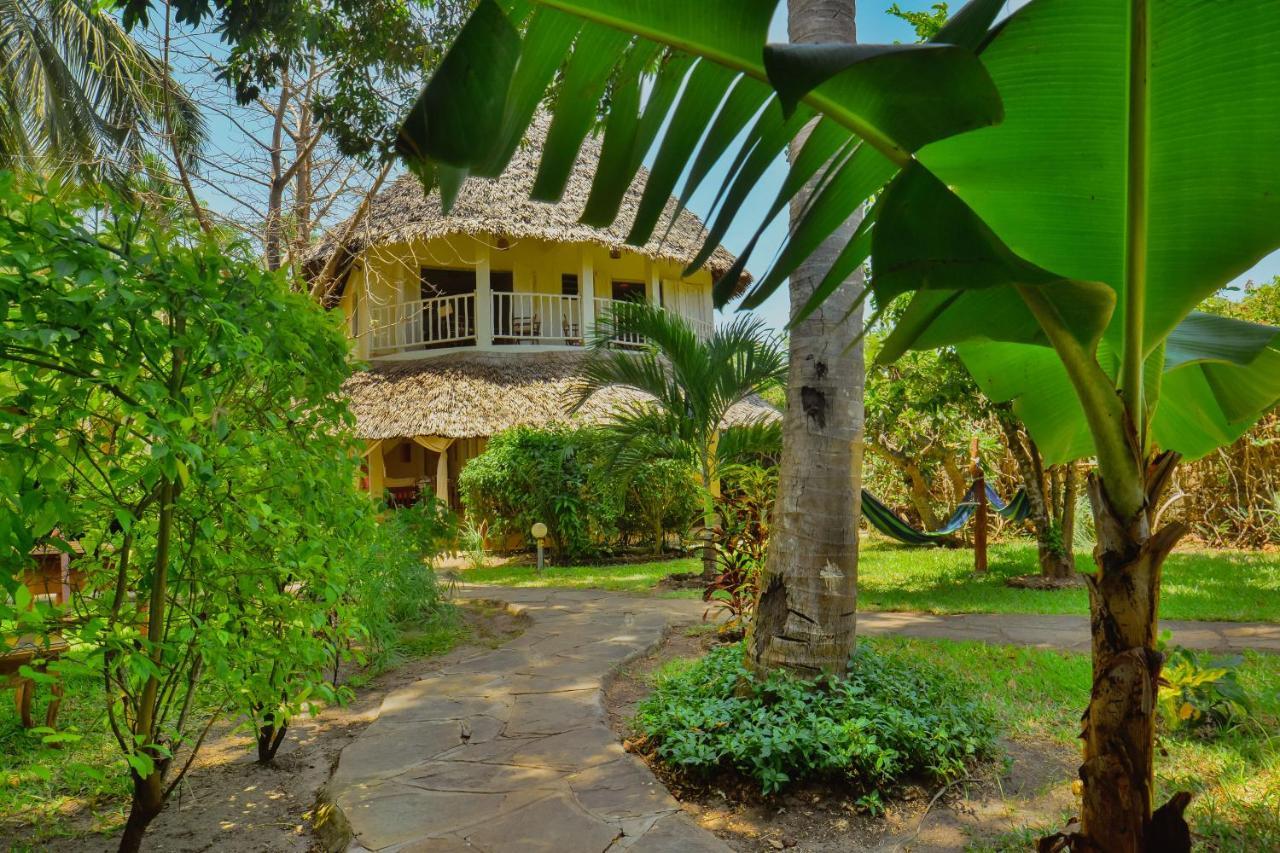 Upani In Diani Bed and Breakfast Diani Beach Eksteriør billede