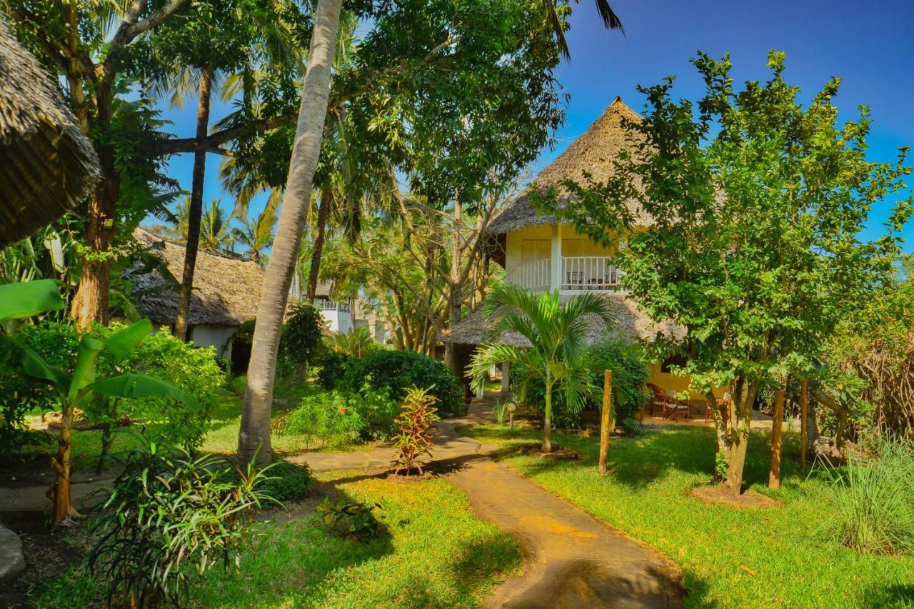 Upani In Diani Bed and Breakfast Diani Beach Eksteriør billede