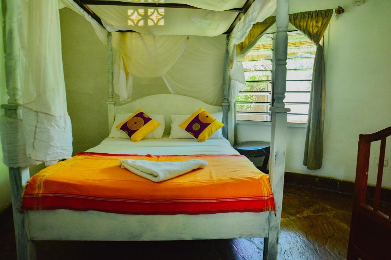 Upani In Diani Bed and Breakfast Diani Beach Eksteriør billede