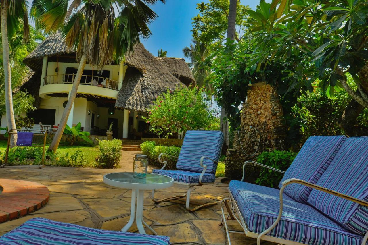 Upani In Diani Bed and Breakfast Diani Beach Eksteriør billede