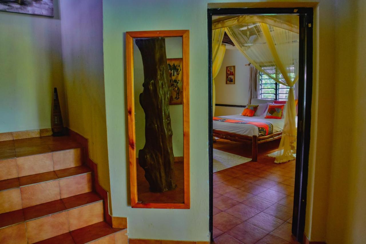Upani In Diani Bed and Breakfast Diani Beach Eksteriør billede
